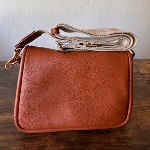 Chic Brown Leather Crossbody Bag